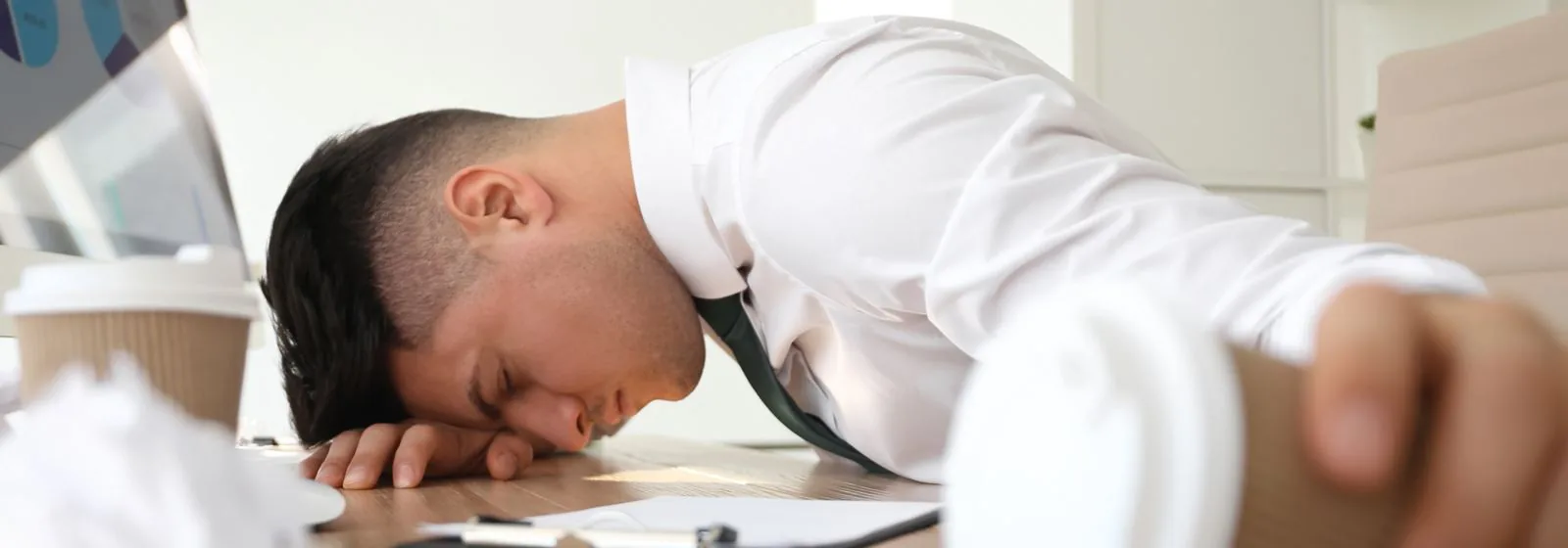 La somnolence diurne Somnolence diurne : difficulté à rester éveillé dans la journée