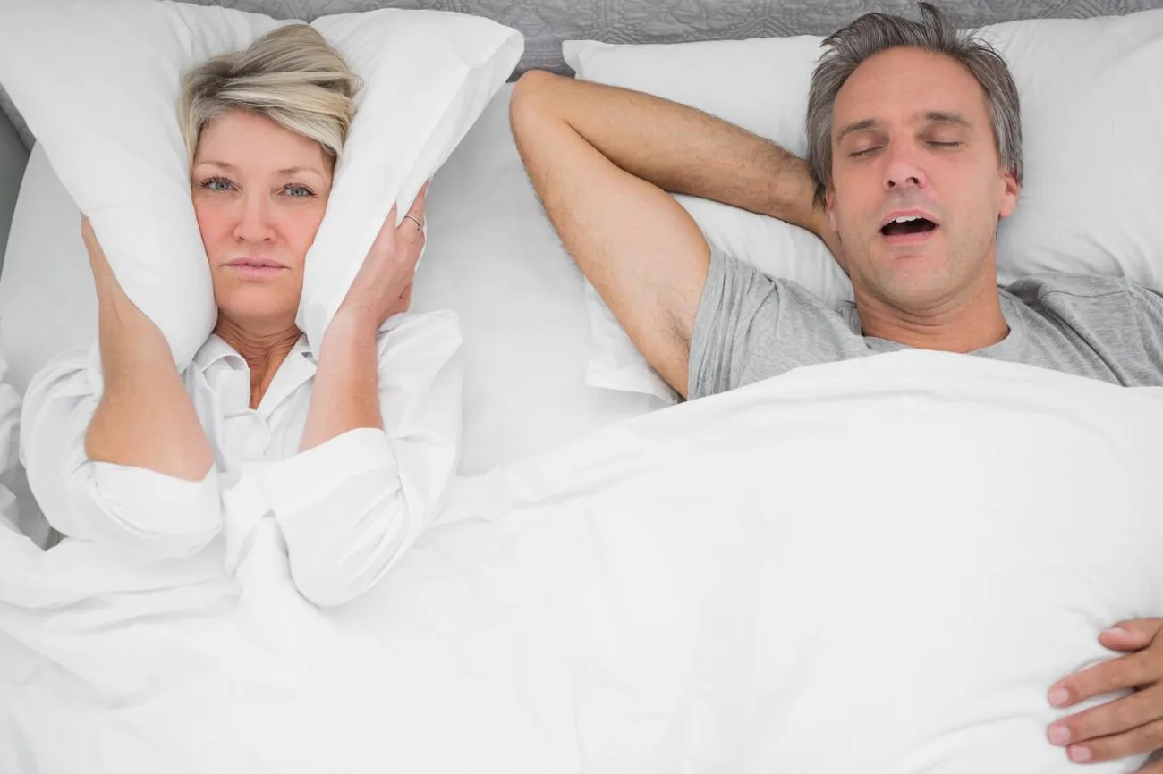 Le ronflement Ronflement pendant le sommeil, lié à une obstruction partielle des voies respiratoires