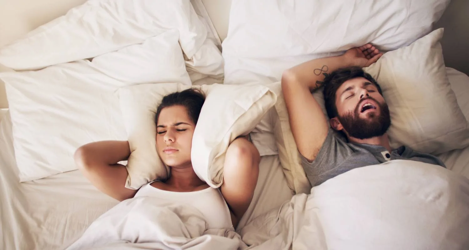 Ronflements et troubles du sommeil au sein du couple